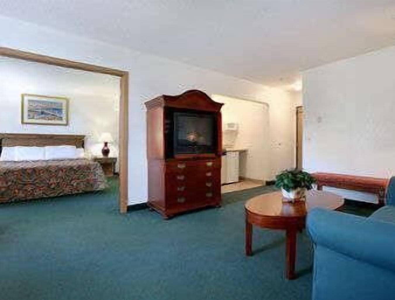 Travelodge By Wyndham Gurnee Waukegan
