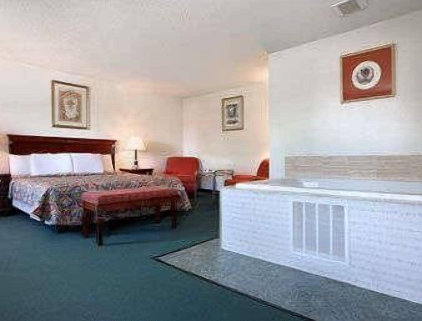 Travelodge By Wyndham Gurnee Hotel